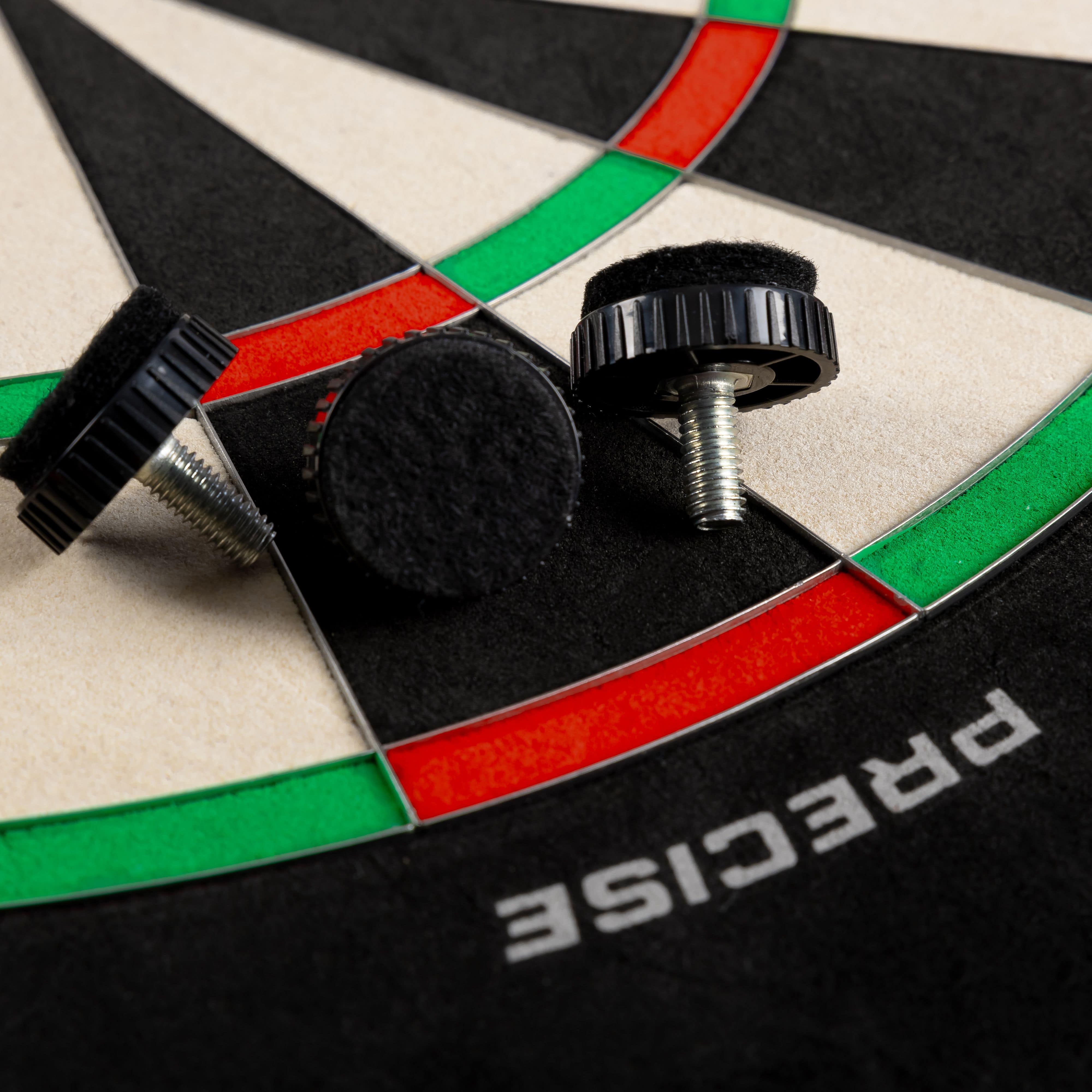 Precise 180 Endorphine Steel Dartboard with Numbered Ring - Infinity Blue Hier wird das Precise 180 Endorphine Steeldartboard mit Nummernring in Weiß dargestellt. Das Produkt ist speziell für Dartsportler entwickelt worden.