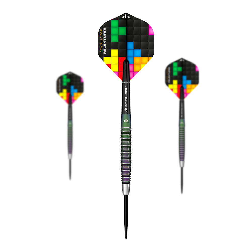 Mission Ryan Joyce Relentless steel darts Das Bild zeigt drei Steeldarts des Modells "Mission Ryan Joyce Relentless". Die Flights haben ein buntes, pixelartiges Muster auf schwarzem Hintergrund.