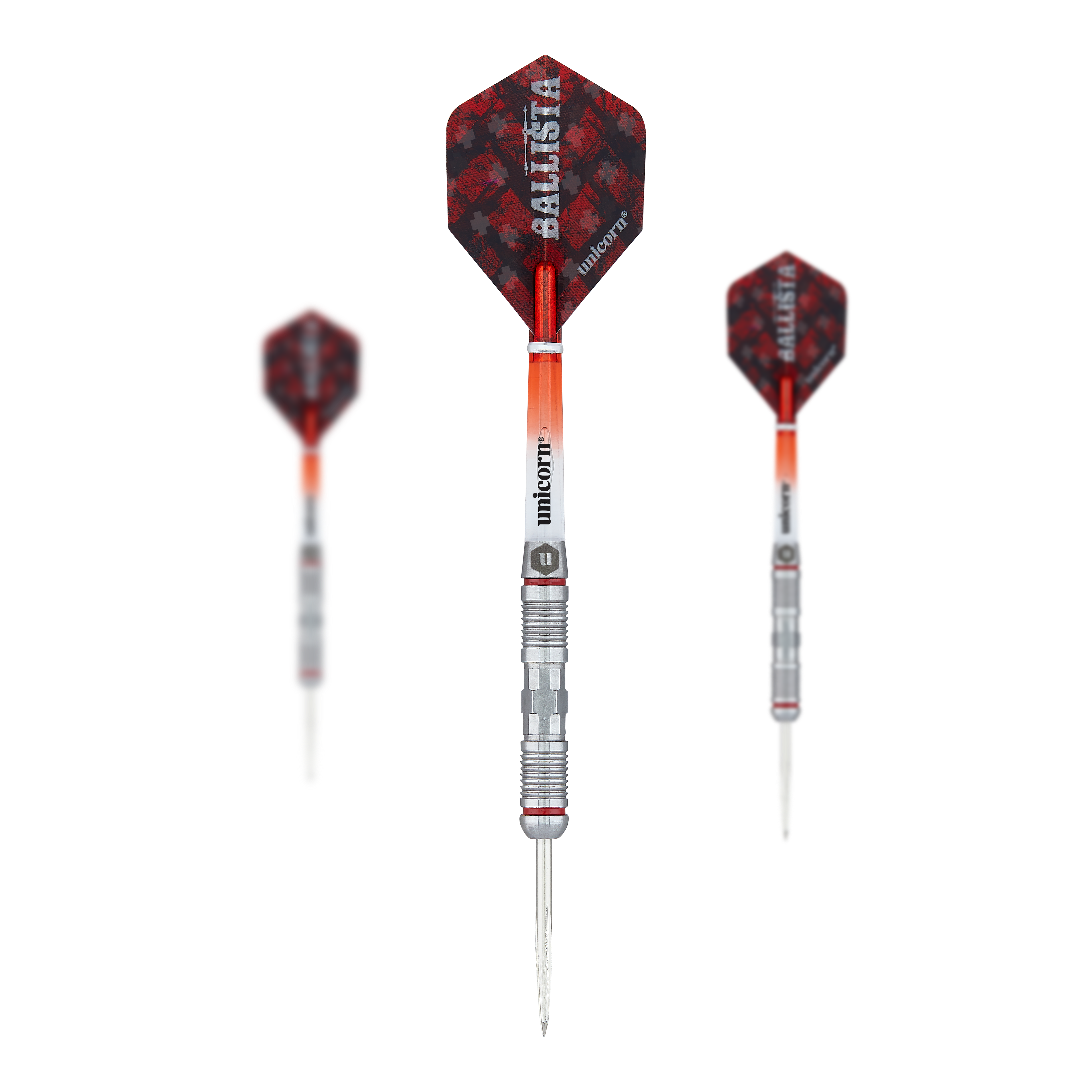 Unicorn Ballista Style 2 steel darts Auf dem Bild sind drei Steeldarts des Produkts "Unicorn Ballista Style 2" zu sehen. Die Darts haben rot-schwarze Flights und silberne Spitzen mit einem gerillten Schaft.