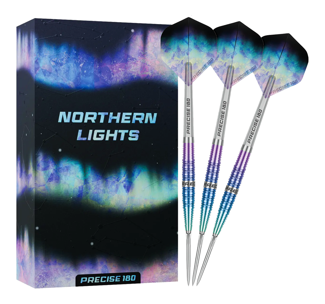 Precise 180 Northern Lights steel darts Hier sind die Precise 180 Northern Lights Steeldarts vollständig zu sehen. Die Darts liegen nebeneinander und zeigen ihre detailreiche Gestaltung.