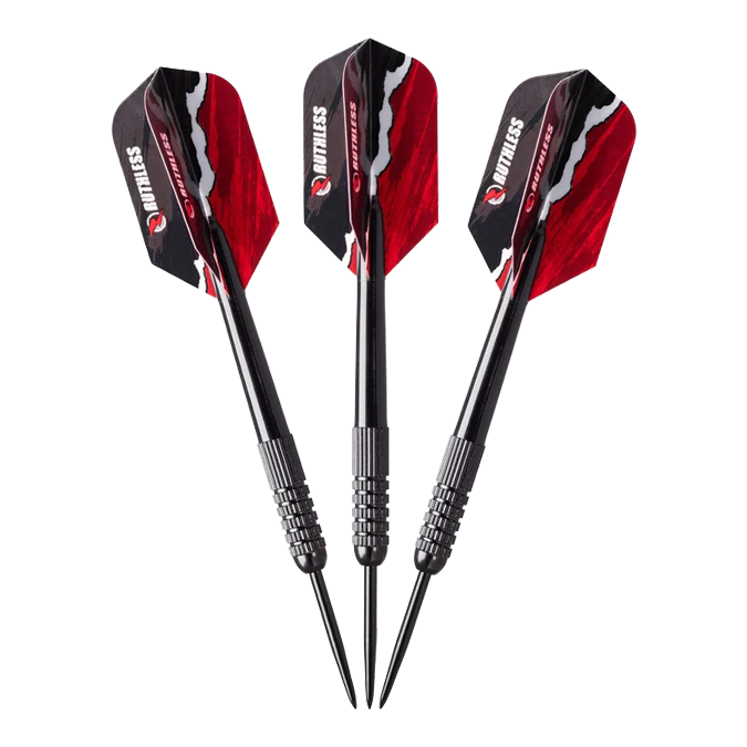Ruthless Mini Desktop Dartboard Set Das Bild zeigt drei Darts aus dem Ruthless Mini Desktop Dartboard Set. Die Darts haben schwarze Spitzen und auffällige schwarz-rote Flights.