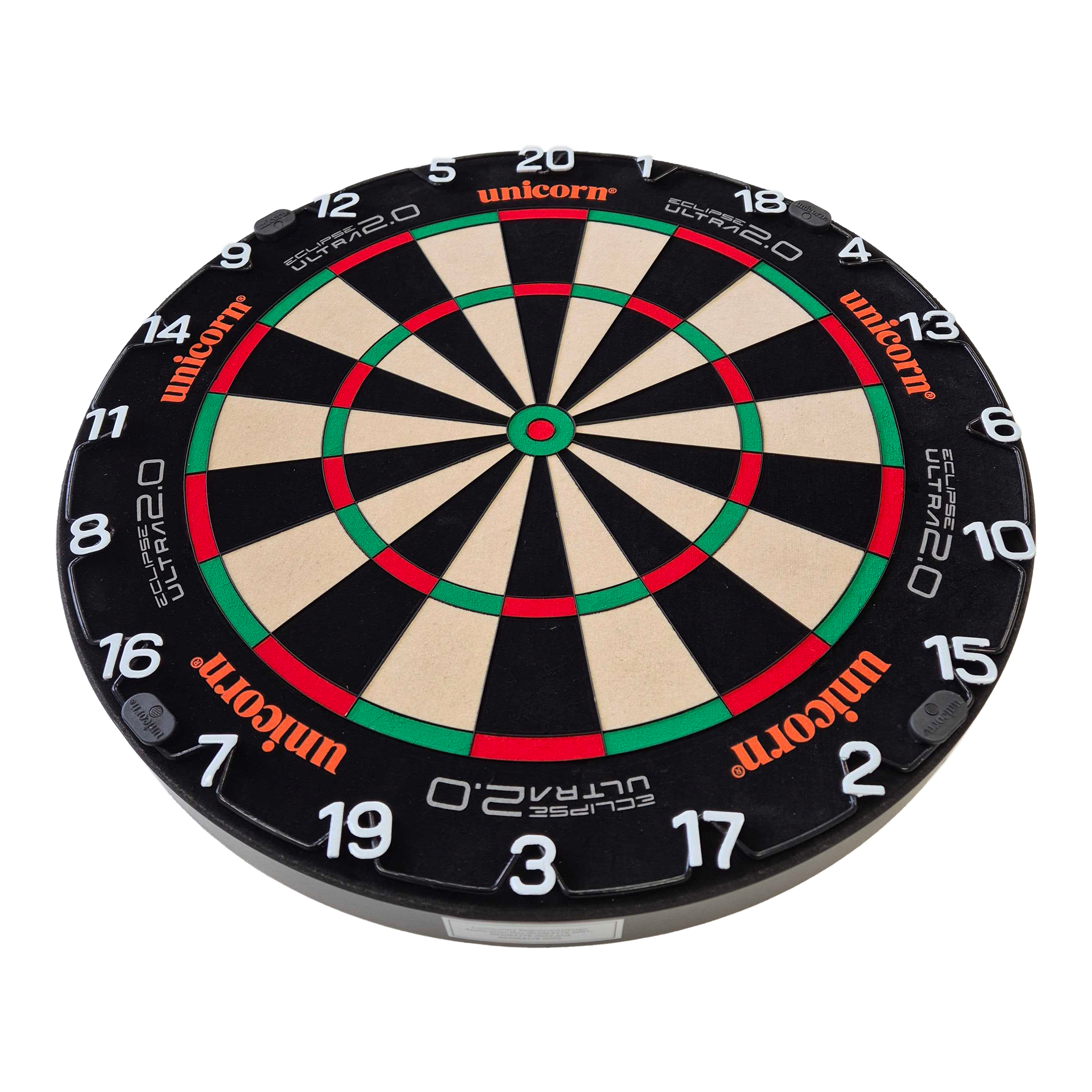 Unicorn Eclipse Ultra 2.0 steel dartboard Das Bild zeigt eine Unicorn Eclipse Ultra 2.0 Steeldartboard. Die Dartscheibe hat ein klares, klassisches Design mit Zahlen und farbigen Segmenten.