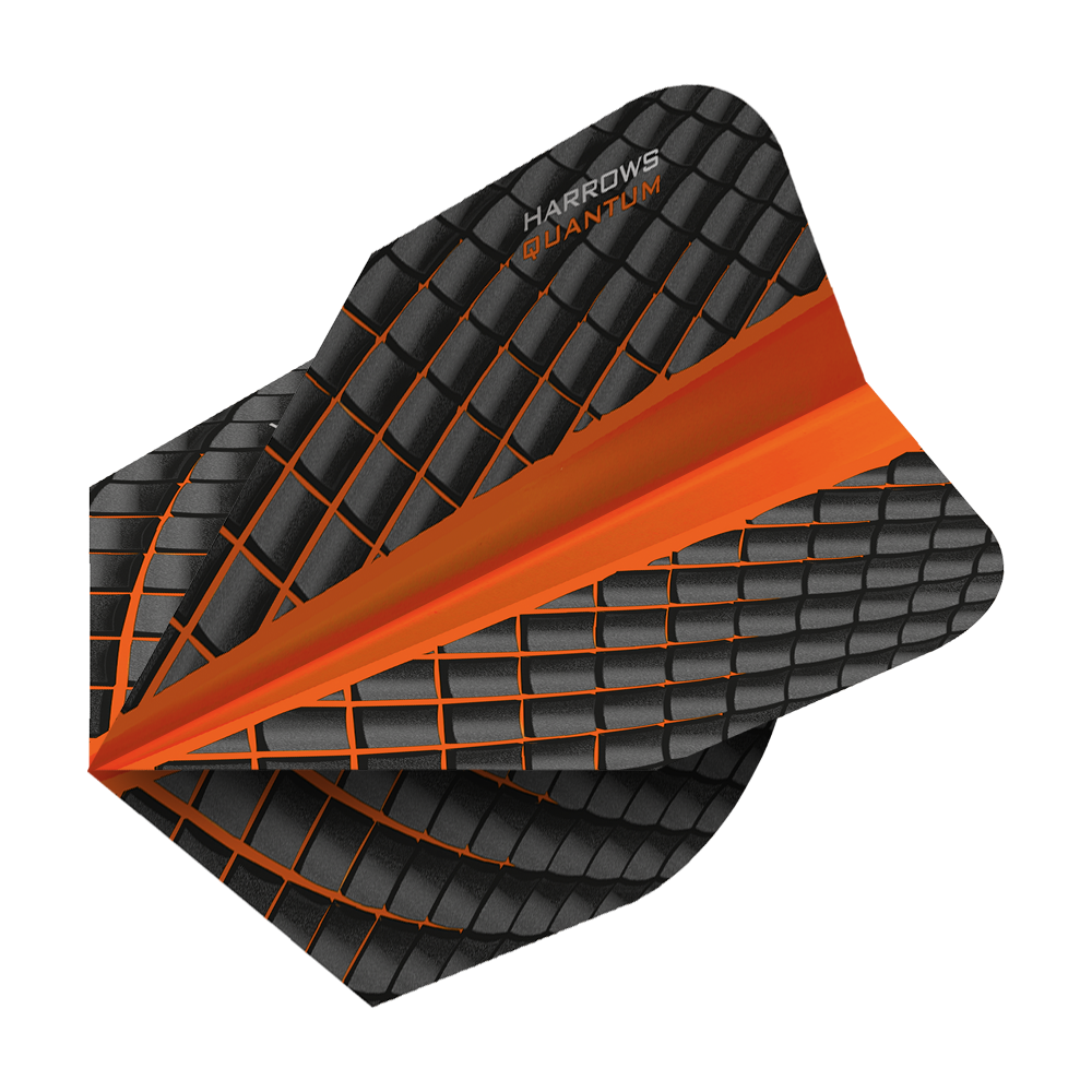 HR6801_Harrows_Quantum_Orange_No6_Flights_2 Das Bild zeigt ein Harrows Quantum Orange No6 Dartflug. Der Flug ist überwiegend schwarz mit einem orangefarbenen Gittermuster und einem auffälligen orangefarbenen Streifen in der Mitte.