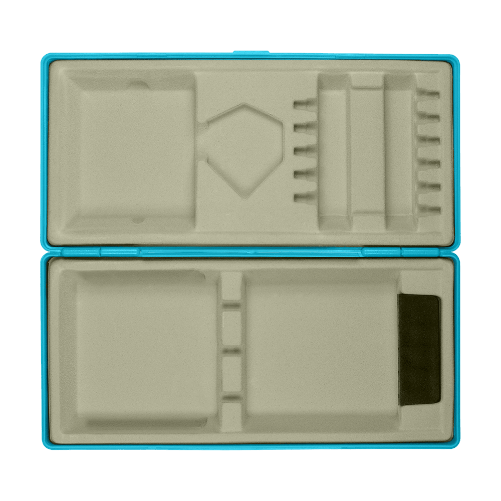 ABS box with custom print Die Abbildung zeigt eine aufgeklappte blaue Kunststoffbox mit Fächern und Einteilungen für verschiedene Gegenstände. Die Innenseite besteht aus einer beigen Einlage mit mehreren Aussparungen.