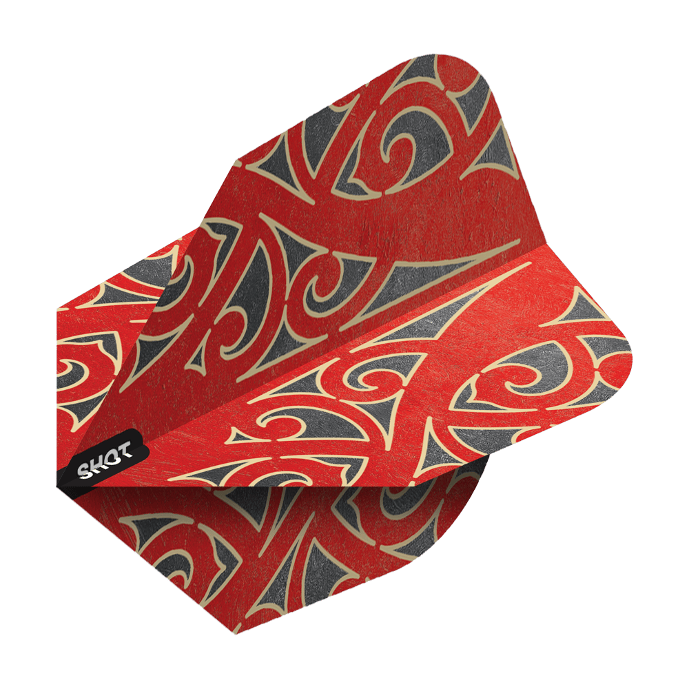 Shot Warrior Taiaha No6 Flights Das Bild zeigt die Shot Warrior Taiaha No6 Flights, ein Dart-Flügel-Set. Die Flights sind rot mit auffälligen, traditionellen Mustern in Schwarz und Beige gestaltet.