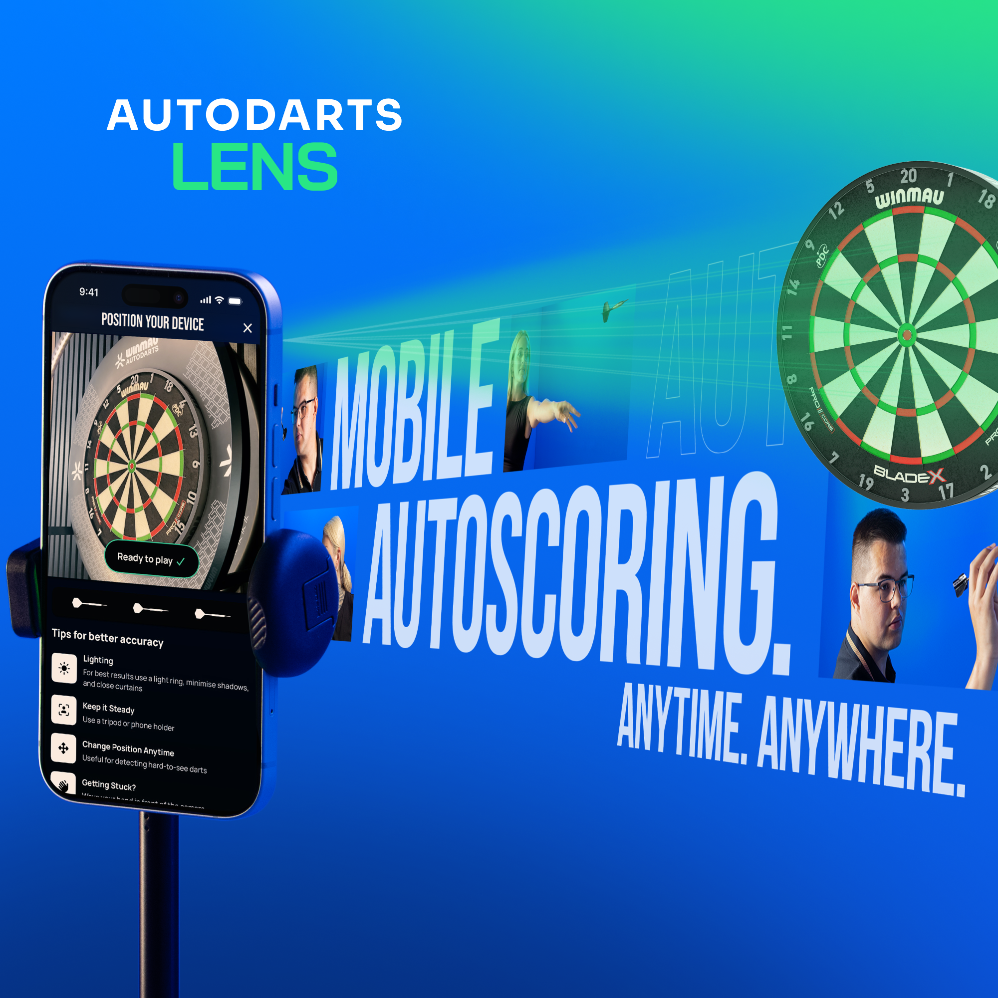 Winmau Autodarts Device Stand & 12 Months Membership Bundle Das Bild zeigt das Winmau Device Stand & 12 Monate Membership Bundle. Enthalten sind ein Gerätehalter und eine 12-monatige Mitgliedschaft.