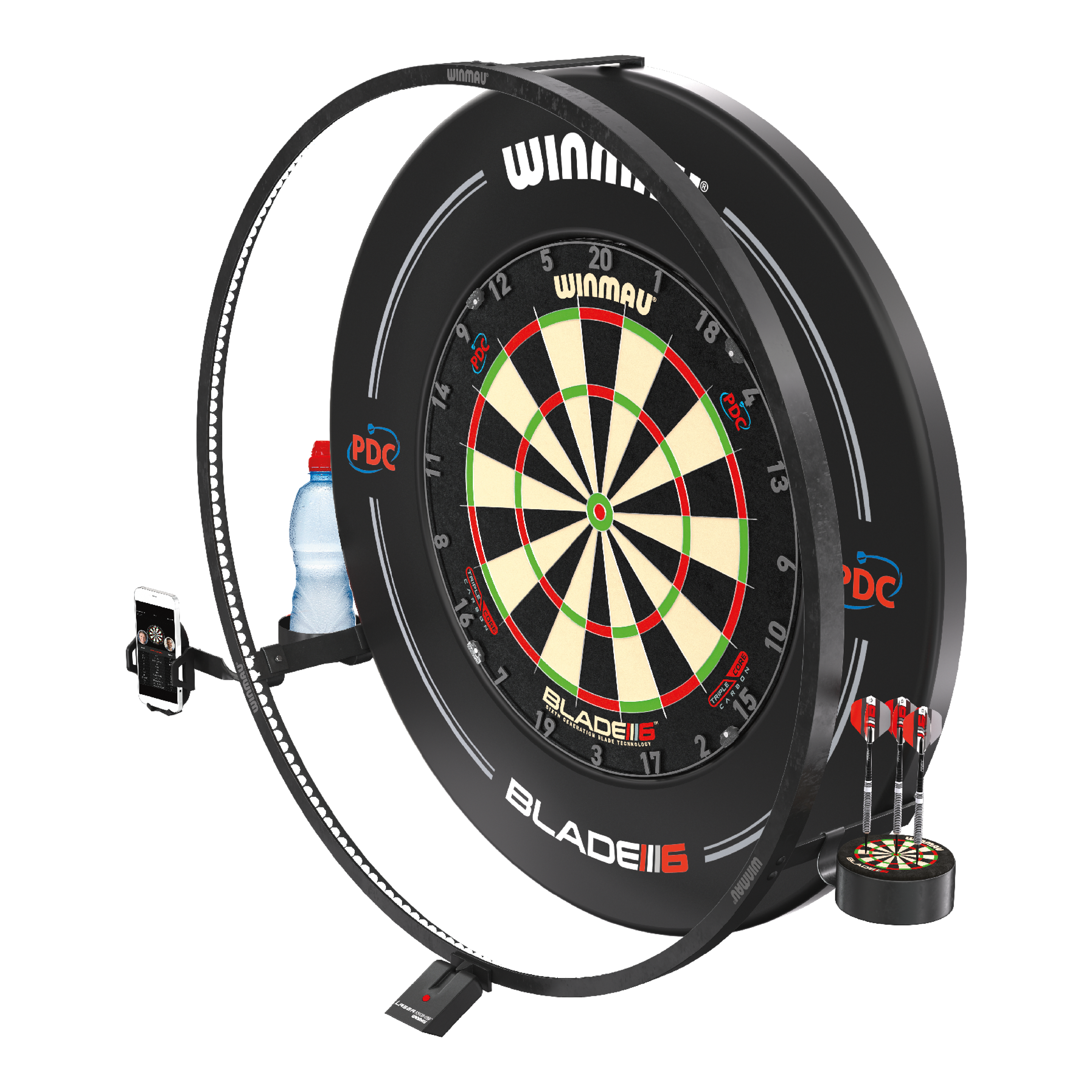 Winmau Plasma Accessory Set Das Bild zeigt das Winmau Plasma Zubehör Set rund um eine Dartscheibe. Es enthält eine LED-Beleuchtung, Halterungen für ein Handy, eine Trinkflasche und Dartpfeile.