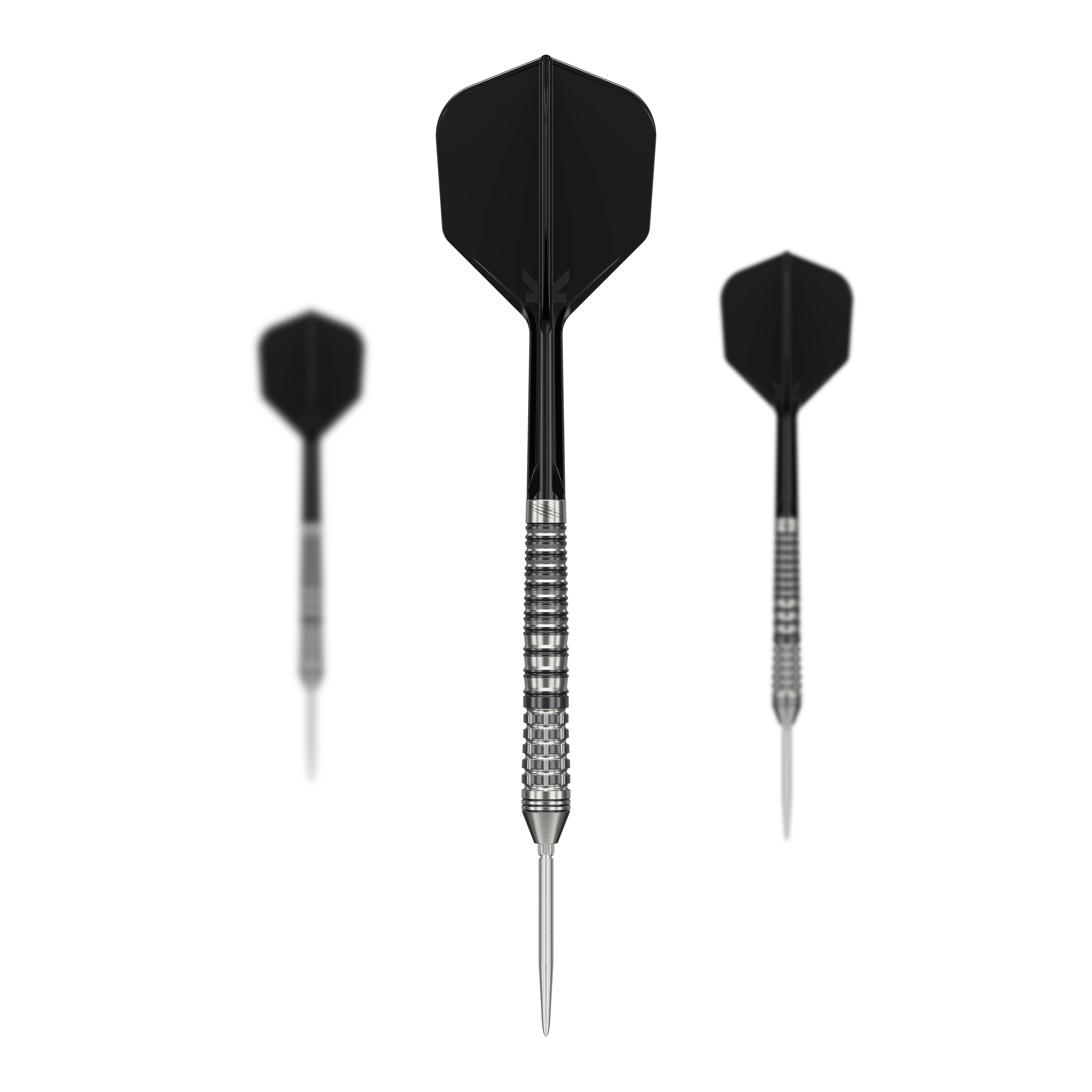 Target Black Marque Renegade 4 Swiss Point Steeldarts Das Bild zeigt drei Steeldarts des Modells "Target Black Marque Renegade 4 Swiss Point". Die Darts haben schwarze Flights und silberne, gerillte Barrels.