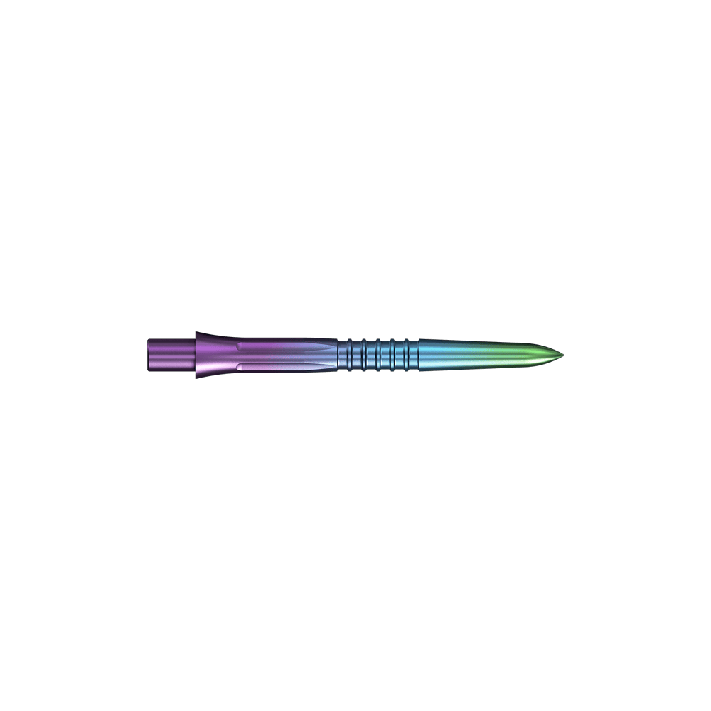 Eine bunte Steeldartspitze mit Rainbow-Finish wird dargestellt. Die Spitze ist schlank und schimmert in mehreren Farben.