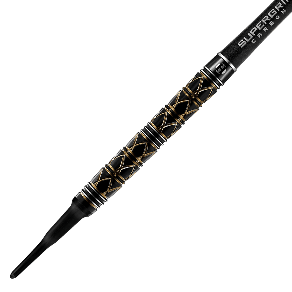 HA29129_Harrows_Taipan_Softdarts_2 Das Bild zeigt einen Harrows Taipan Softdart mit einem schwarzen und goldenen, gemusterten Griff. Der Hintergrund ist mit dynamischen, diagonalen Linien gestaltet.