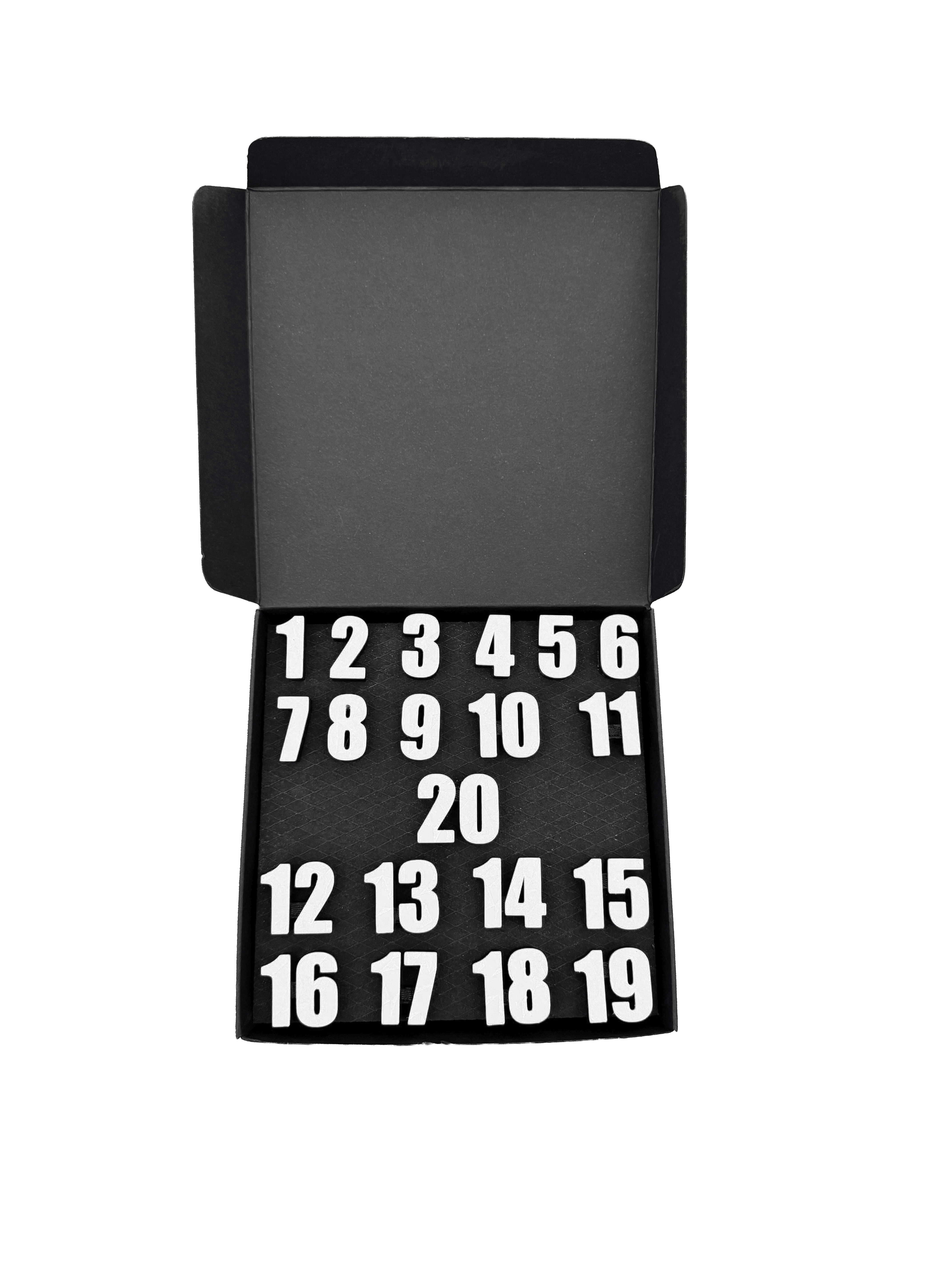 McDart Dartboard Number Rings / Number Ring Classic Das Bild zeigt eine Box mit dem Namen 'classic wei box'. Die Verpackung ist deutlich und das Produkt steht im Mittelpunkt.