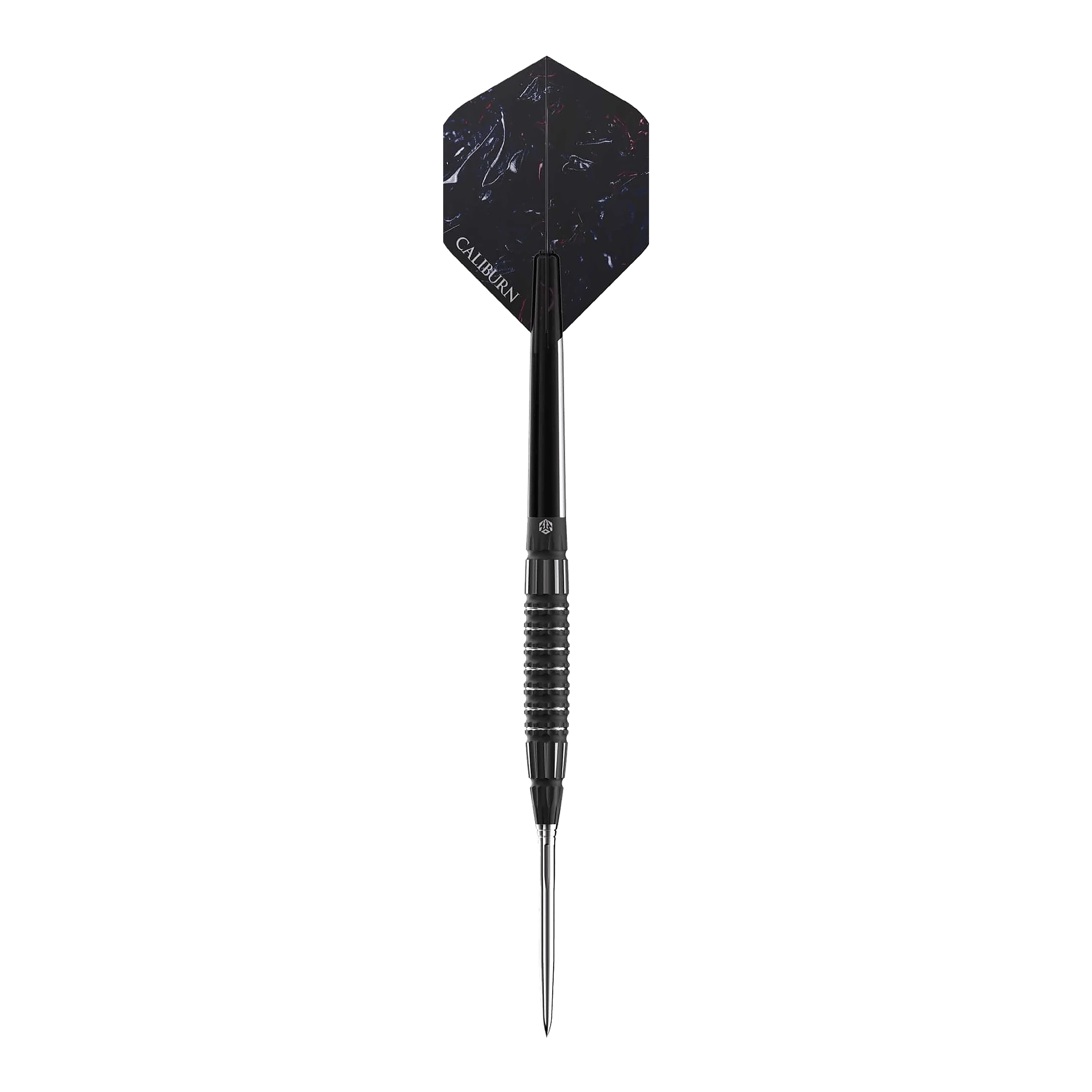 Caliburn Sword S3 steel darts - 23g Das Bild zeigt einen schwarzen Steeldart mit der Aufschrift "Caliburn" auf dem Flight. Es handelt sich um das Modell "Caliburn Sword S3 Steeldarts - 23g".