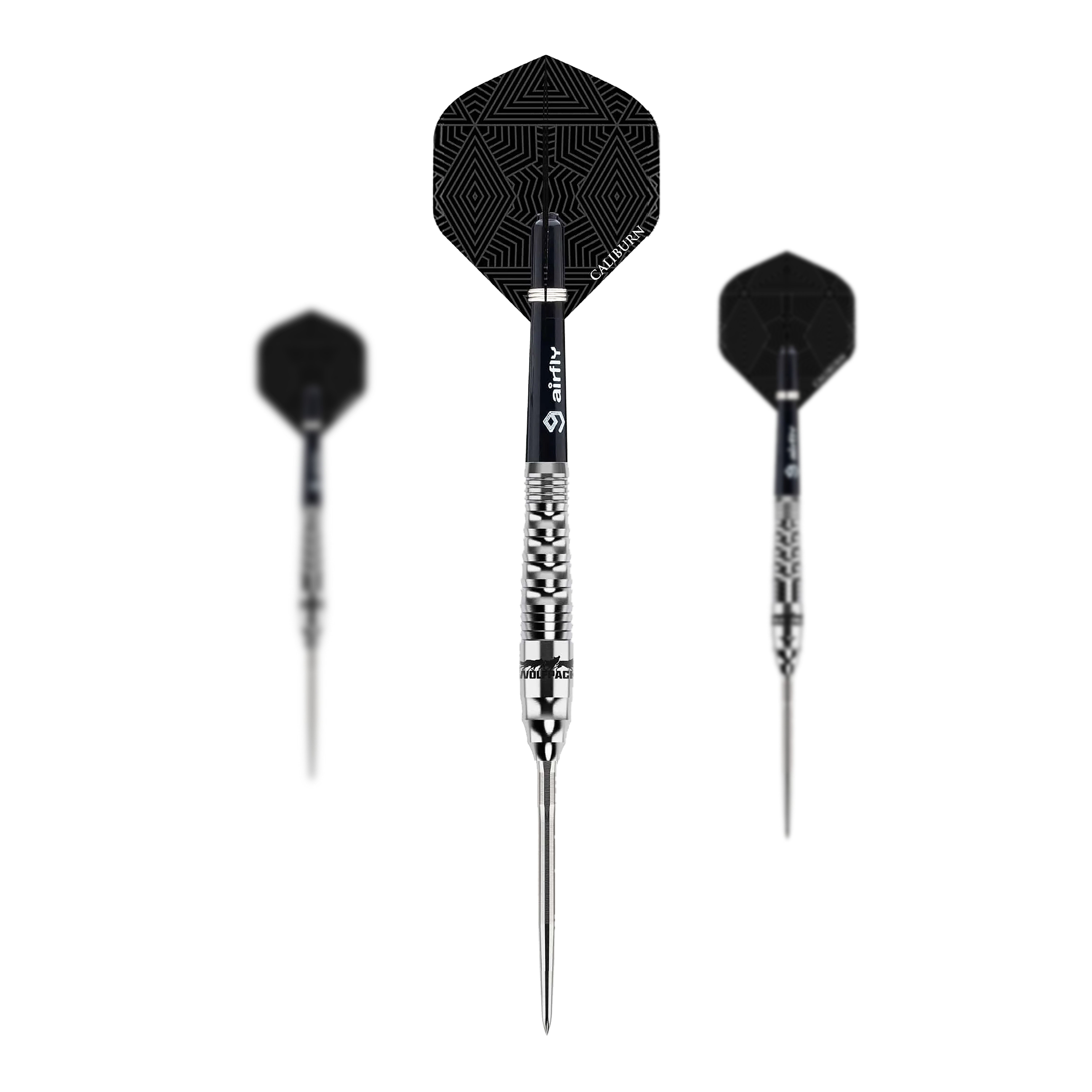 Das Bild zeigt drei Steeldarts des Modells "Caliburn Wolfpack W3" mit einem Gewicht von 21g. Die Darts haben silberne Spitzen und Schäfte sowie schwarze Flights mit geometrischem Muster.