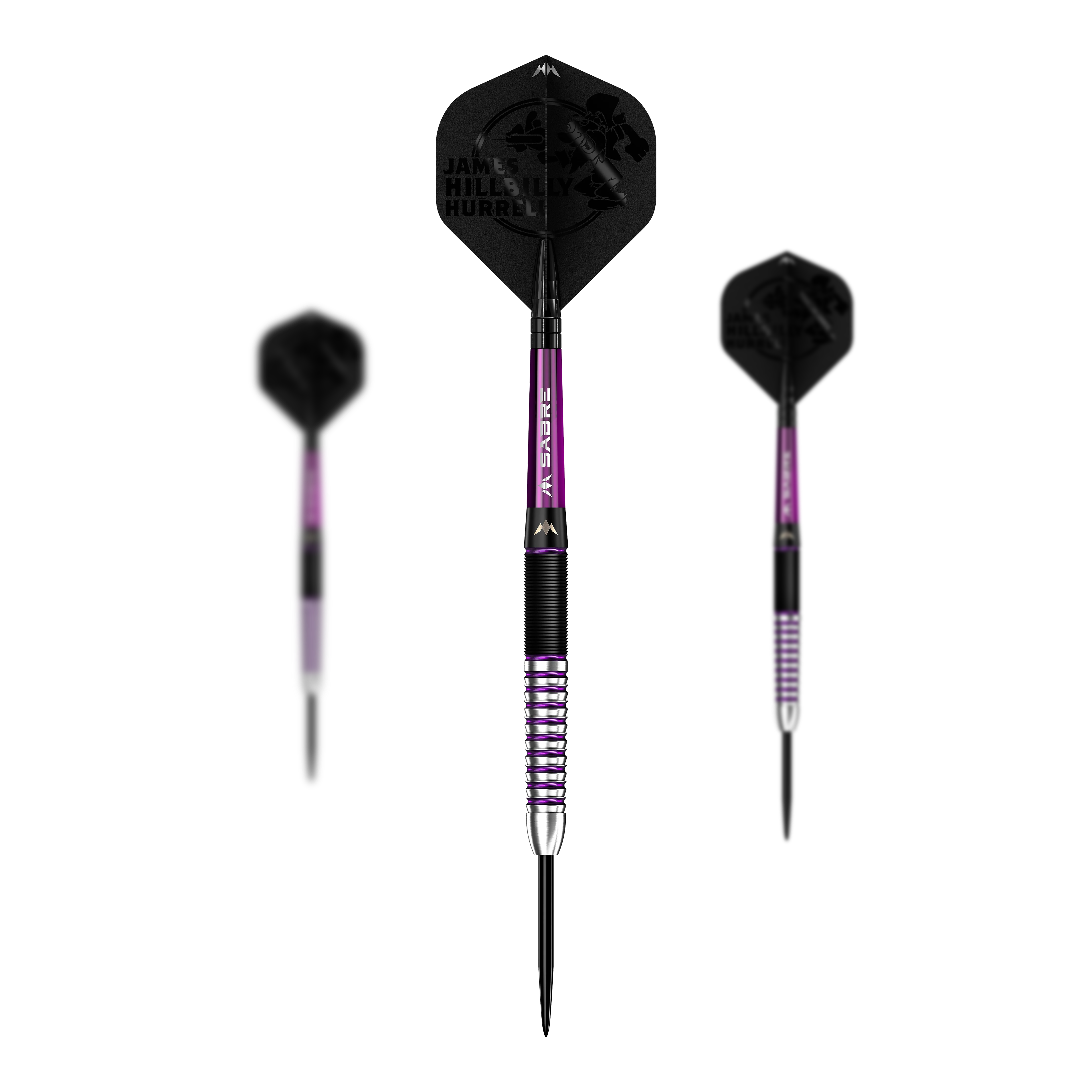 Mission James Hurrell Hillbilly Black Purple Steel Darts Das Bild zeigt drei Steeldarts des Produkts "Mission James Hurrell Hillbilly Black Purple". Die Darts haben ein schwarz-lilanes Design mit silbernen Akzenten und schwarzen Flights.
