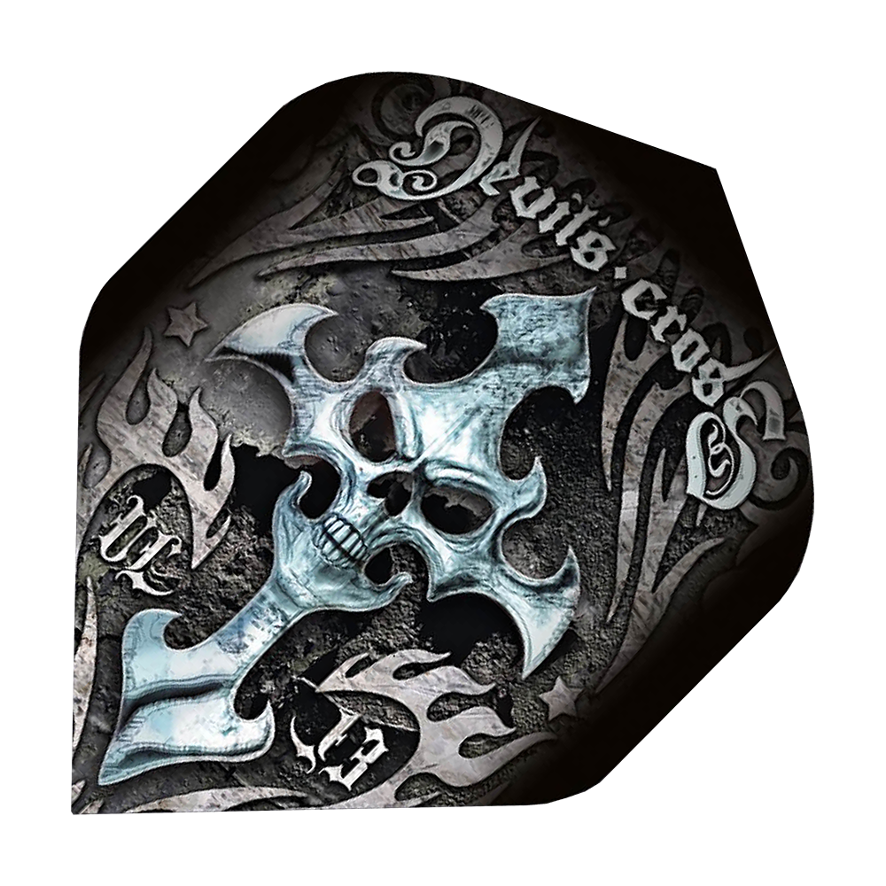 ALC1_Alchemy_Devils_Cross_Standard_Flights_1 Das Bild zeigt ein Dart-Flight mit einem Totenkopf-Kreuz-Design und dem Schriftzug "Devils cross". Die Farben sind hauptsächlich schwarz, grau und silber, was dem Flight einen düsteren Look verleiht.