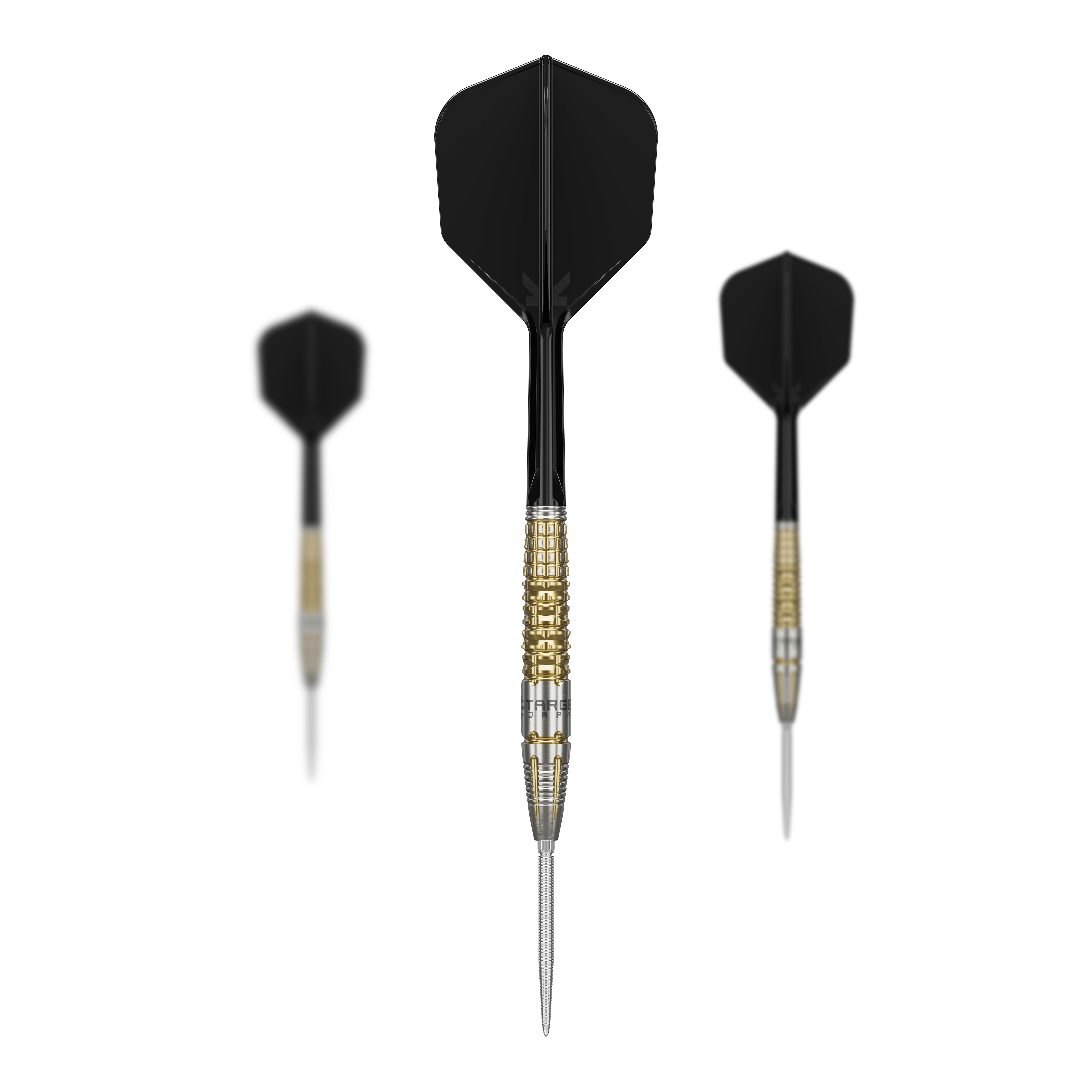 Target Black Marque Warrior Swiss Point Steel Darts Das Bild zeigt drei Target Black Marque Warrior Swiss Point Steeldarts mit schwarzen Flights und gold-silbernen Griffen. Die Darts sind von vorne und von schräg hinten zu sehen.