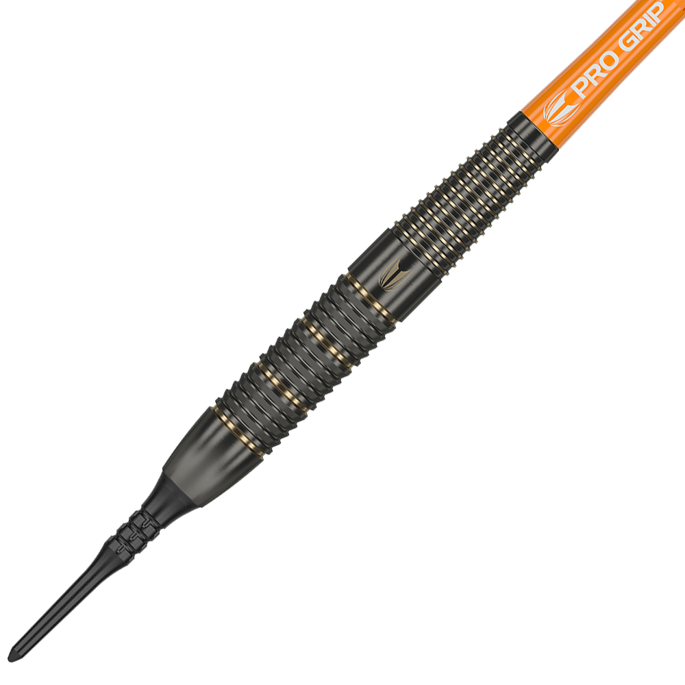 170015_Target_Raymond_Van_Barneveld_Brass_Softdarts_2 Das Bild zeigt einen "Target Raymond Van Barneveld Brass Softdart" mit einem Gewicht von 18g. Der Dartpfeil hat einen schwarzen, gerillten Griff mit goldenen Akzenten und einen orangefarbenen Schaft mit der Beschriftung "Pro Grip".