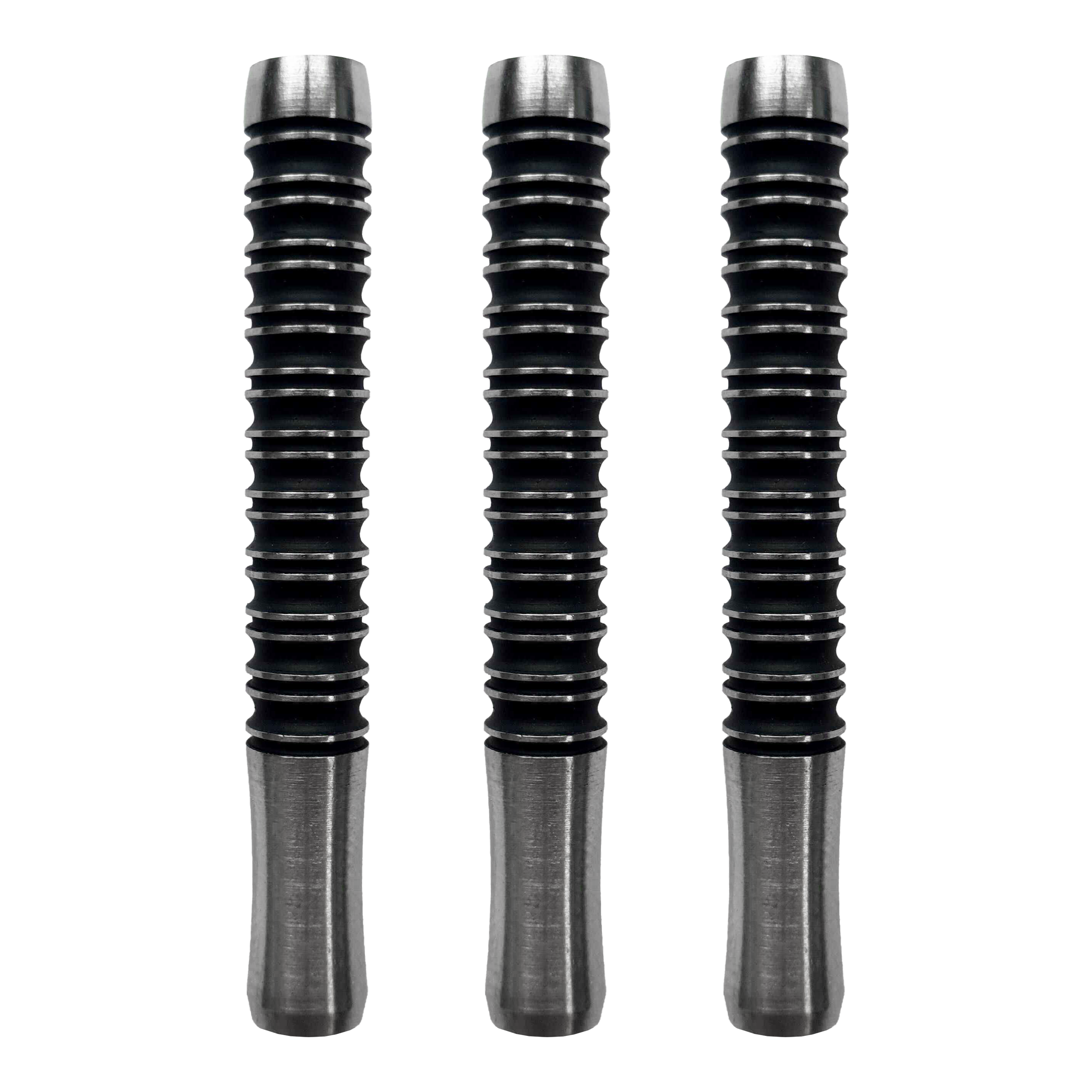 McDart Super Grip 3 soft dart barrels - 18g Das Bild zeigt drei McDart Super Grip 3 Softdart-Barrels mit einem Gewicht von 18g. Die Dart-Barrels sind schwarz mit silbernen Enden und haben ein gerilltes Design für besseren Halt.