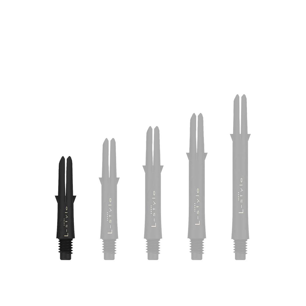 L style carbon shafts Das Bild zeigt fünf schwarze Dart-Schäfte in verschiedenen Längen, die aufrecht nebeneinander stehen. Auf jedem Schaft steht der Schriftzug „L-style“ in weißer Farbe.