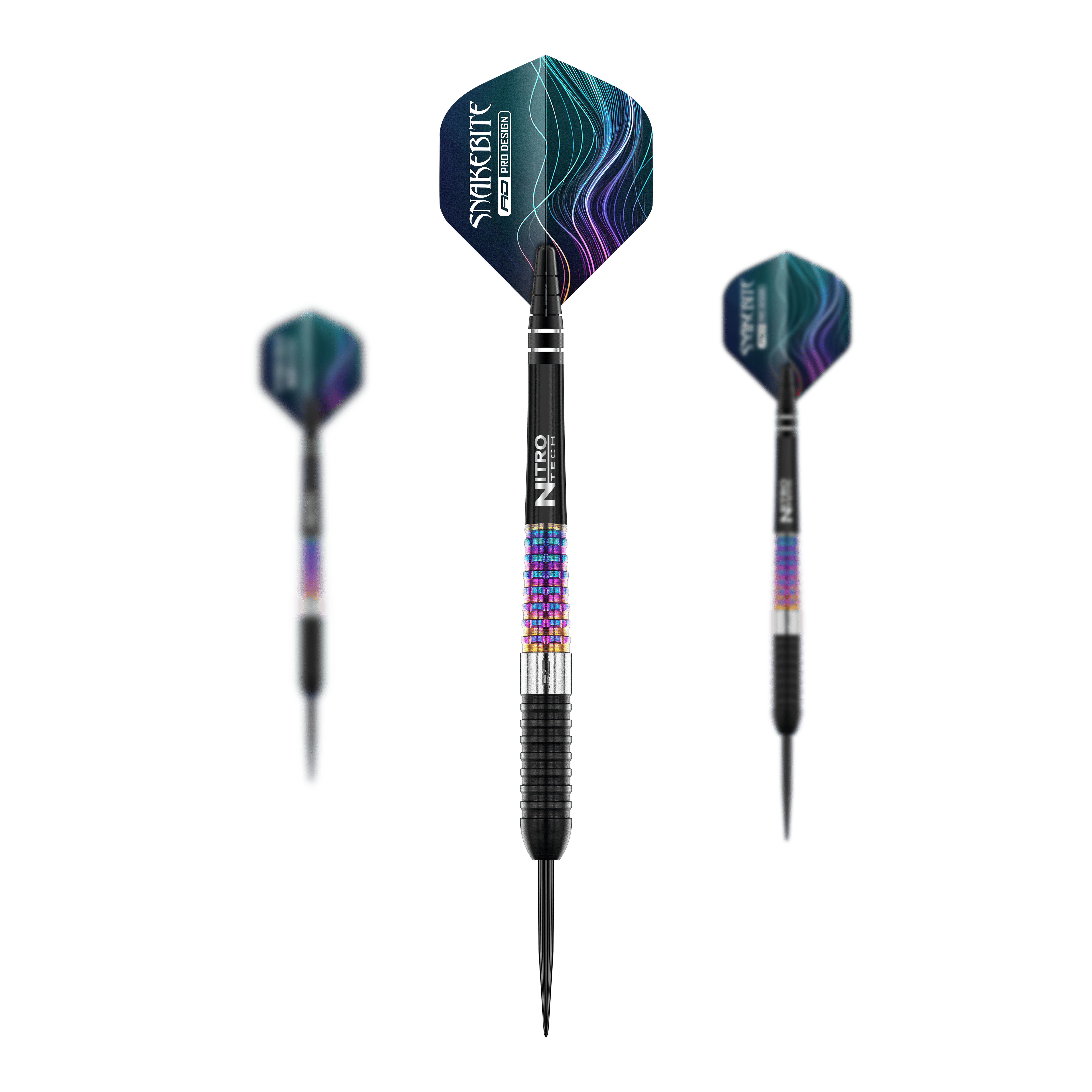 Red Dragon Peter Wright Corra steel darts Das Bild zeigt drei Steeldarts des Modells "Red Dragon Peter Wright Corra". Die Darts haben bunte Griffe und schwarze Spitzen, mit auffälligen Flights im Snakebite-Design.