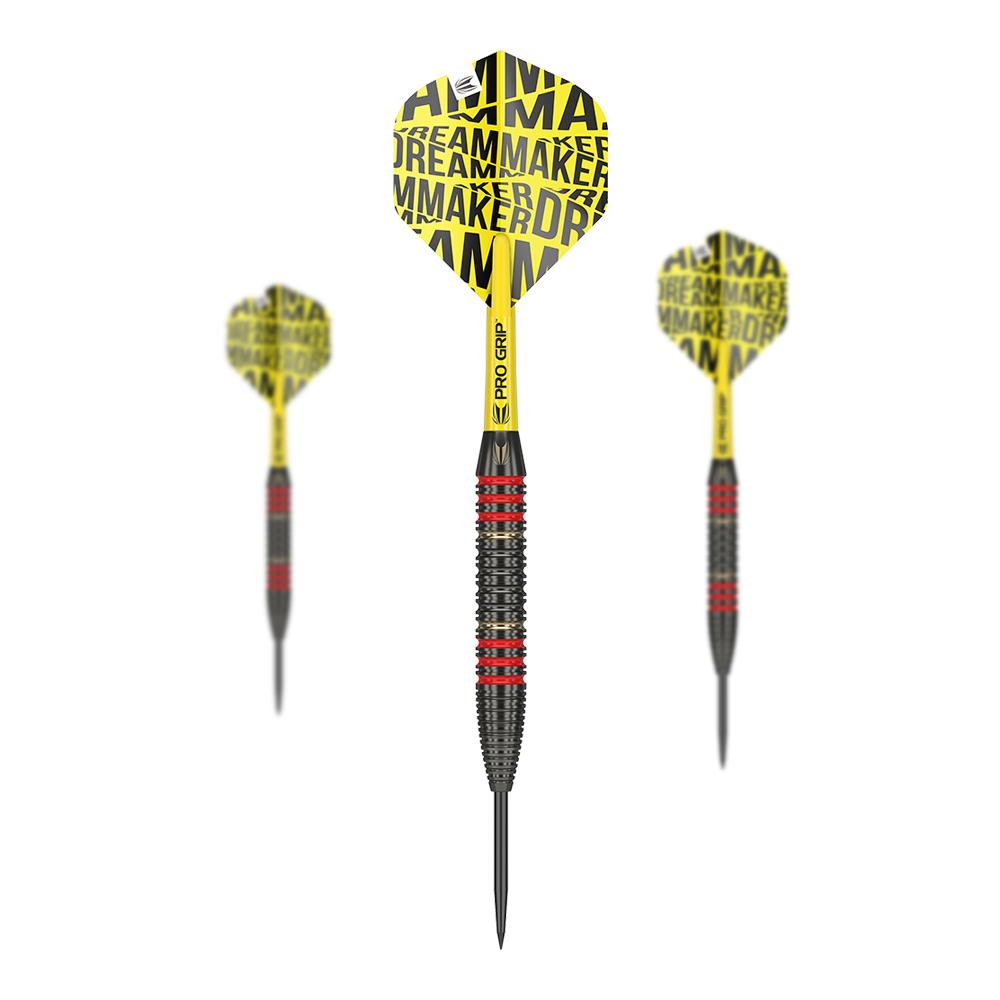 Target Dimitri Van Den Bergh Brass Steeldarts - 22g Das Bild zeigt drei Steeldarts des Produkts "Target Dimitri Van Den Bergh Brass Steeldarts - 22g". Die Darts haben gelbe Flights mit der Aufschrift "Dream Maker" und ein schwarz-rotes Griffdesign.