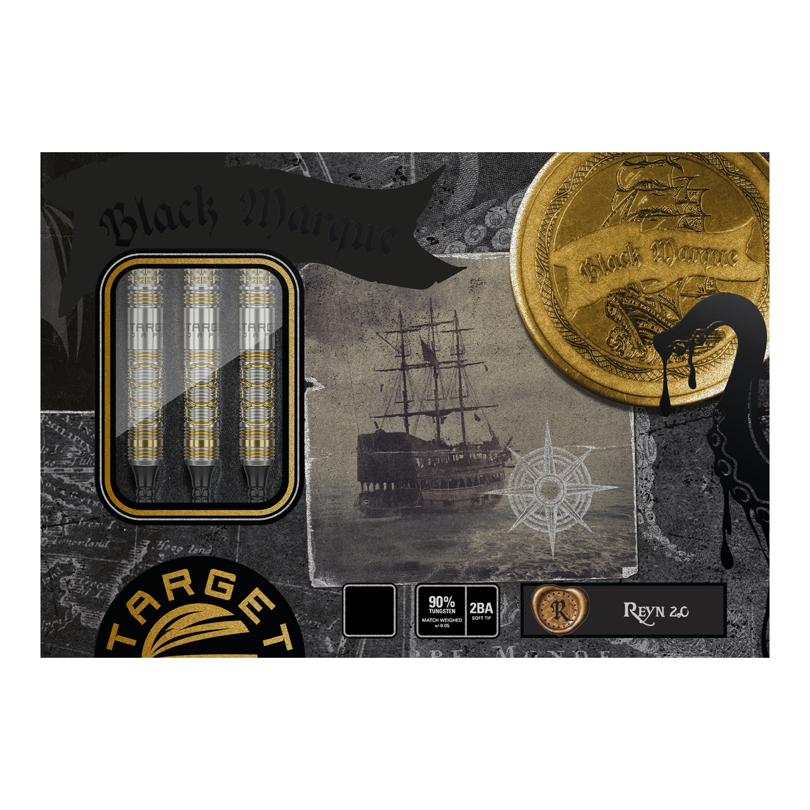 Target Japan Black Marque Reyn GEN2 Soft Darts - 17.5g Das Bild zeigt die Verpackung der "Target Japan Black Marque Reyn GEN2 Softdarts - 17,5g". Auf der Schachtel sind drei Darts, ein Segelschiff und ein goldener Münz-Aufdruck zu sehen.