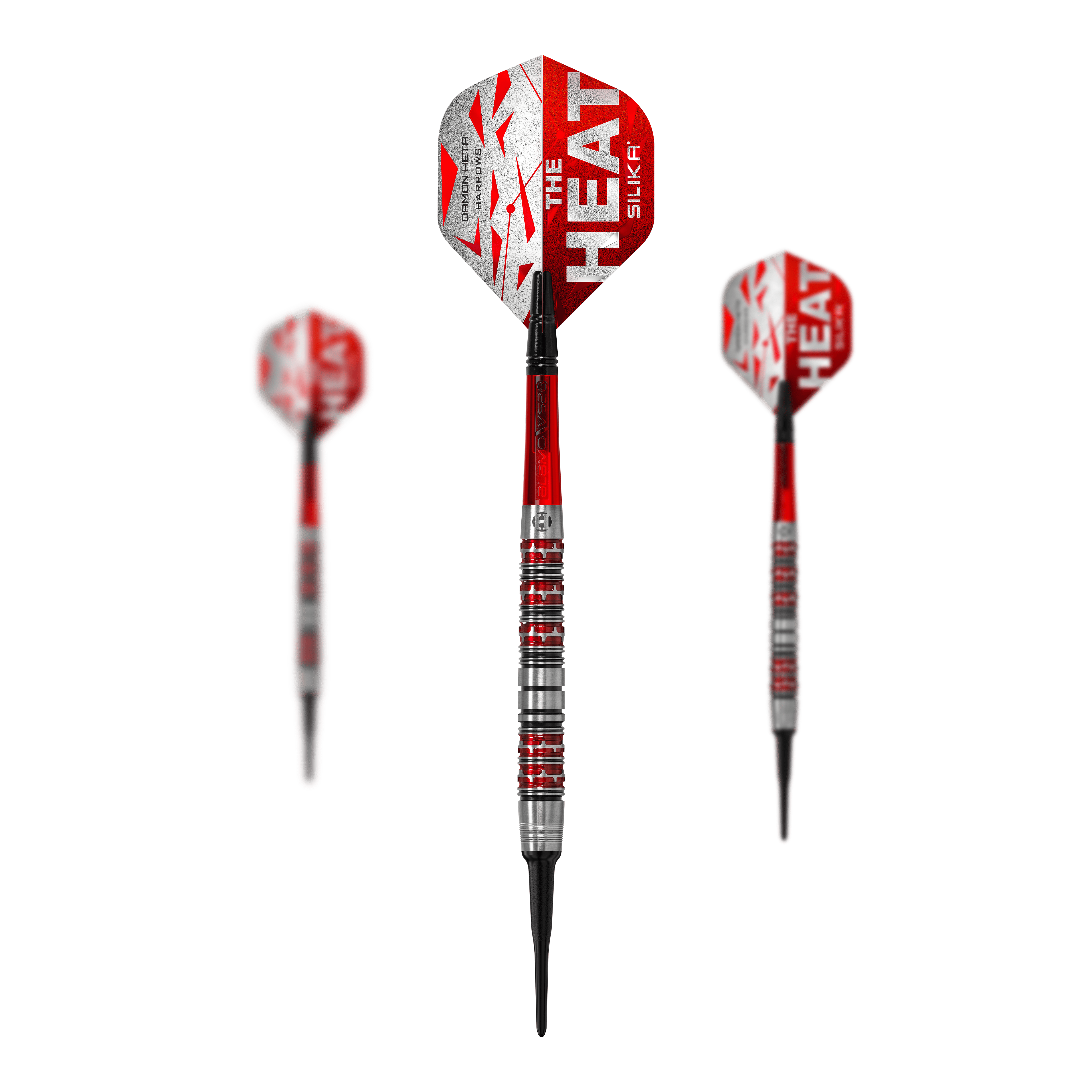 Harrow's Damon Heta Series 3 soft darts Das Bild zeigt drei Softdarts der Marke Harrows Damon Heta Series 3. Die Darts sind überwiegend rot und silber und tragen die Aufschrift "THE HEAT".