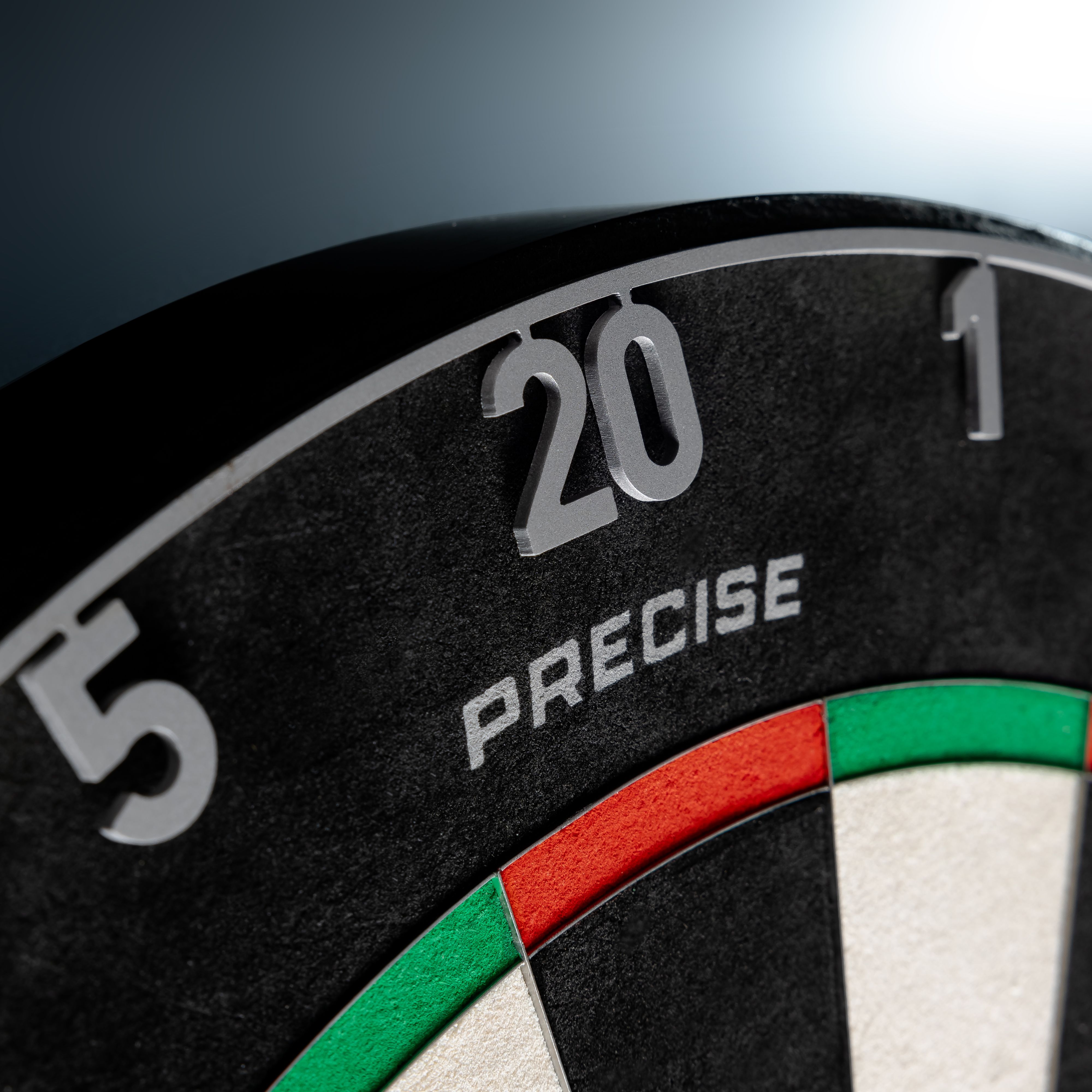 Precise 180 Endorphine Steel Dartboard with Numbered Ring - Gunmetal Abgebildet ist das Precise 180 Endorphine Steeldartboard mit Nummernring, Gunmetal-Ausführung. Das Steeldartboard ist optimal für anspruchsvolle Dartsportler.