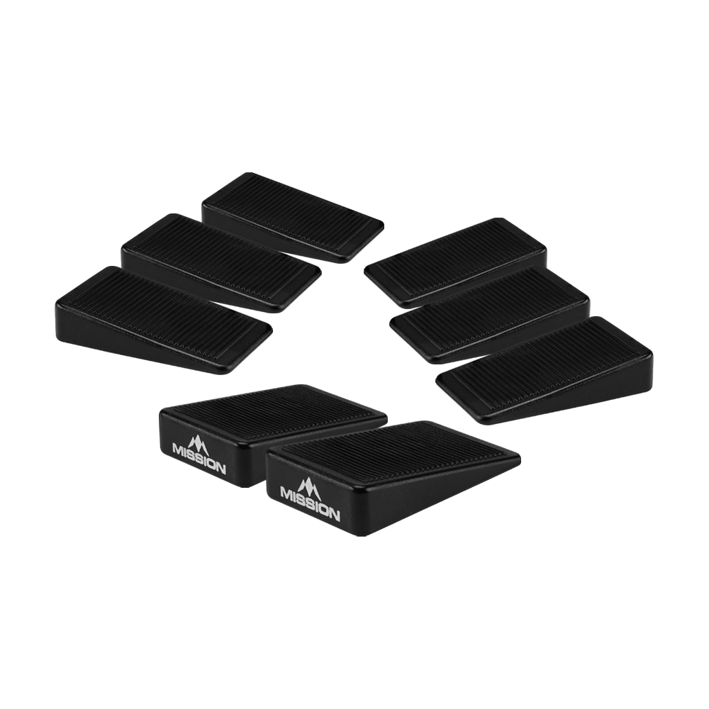 Mission Dartboard Wedges Spacers (Set of 8) Das Bild zeigt acht schwarze Keile, die als Abstandshalter für Dartboards dienen. Auf zwei der Keile ist das Logo und der Schriftzug "Mission" zu sehen.