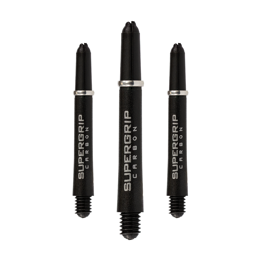 HR355_Harrows_Supergrip_Carbon_Shafts_Silber_40mm_18aHLd36MweyeD Das Bild zeigt drei schwarze Harrows Supergrip Carbon Shafts in verschiedenen Größen. Die Shafts haben silberne Ringe und den Schriftzug "SUPERGRIP CARBON" in Weiß.