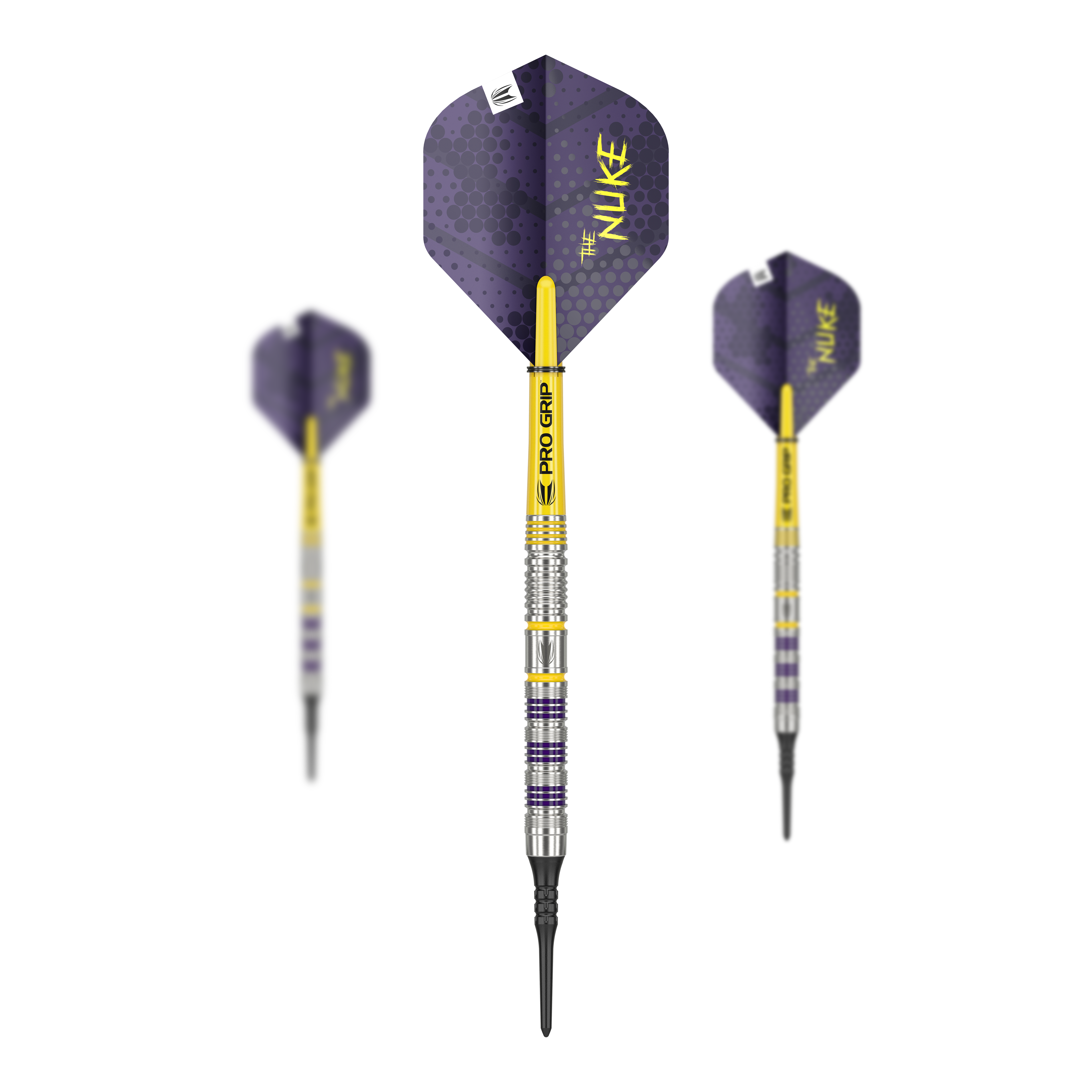 Target Luke Littler Loadout Soft Darts - 19g Das Bild zeigt drei Softdarts des Modells „Target Luke Littler Loadout“ mit einem Gewicht von 19 Gramm. Die Darts haben gelbe Schäfte, silberne und lilafarbene Ringe sowie Flights mit der Aufschrift „The Nuke“.