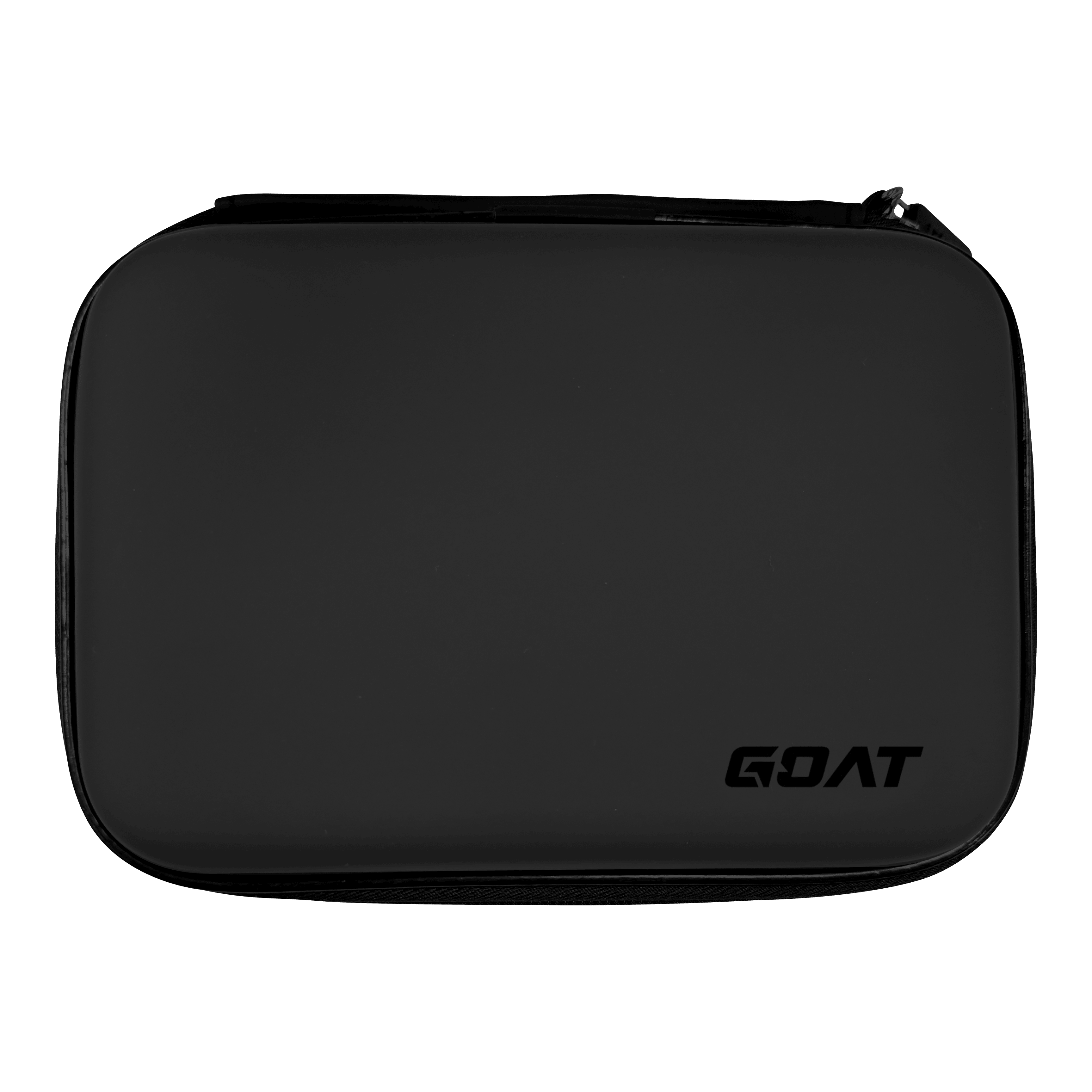GOAT Locker XL Dartwallet Das Bild zeigt eine schwarze rechteckige Tasche mit abgerundeten Ecken. In der unteren rechten Ecke befindet sich das Logo mit der Aufschrift "GOAT".