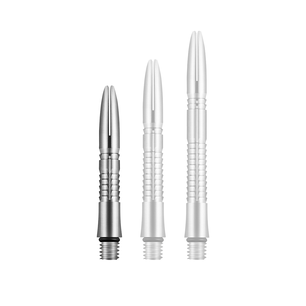 Shot Mako Titanium Shafts Das Bild zeigt drei silberne Dartschäfte aus Titan in unterschiedlichen Längen. Sie haben ein geripptes Design und ein Schraubgewinde am unteren Ende.