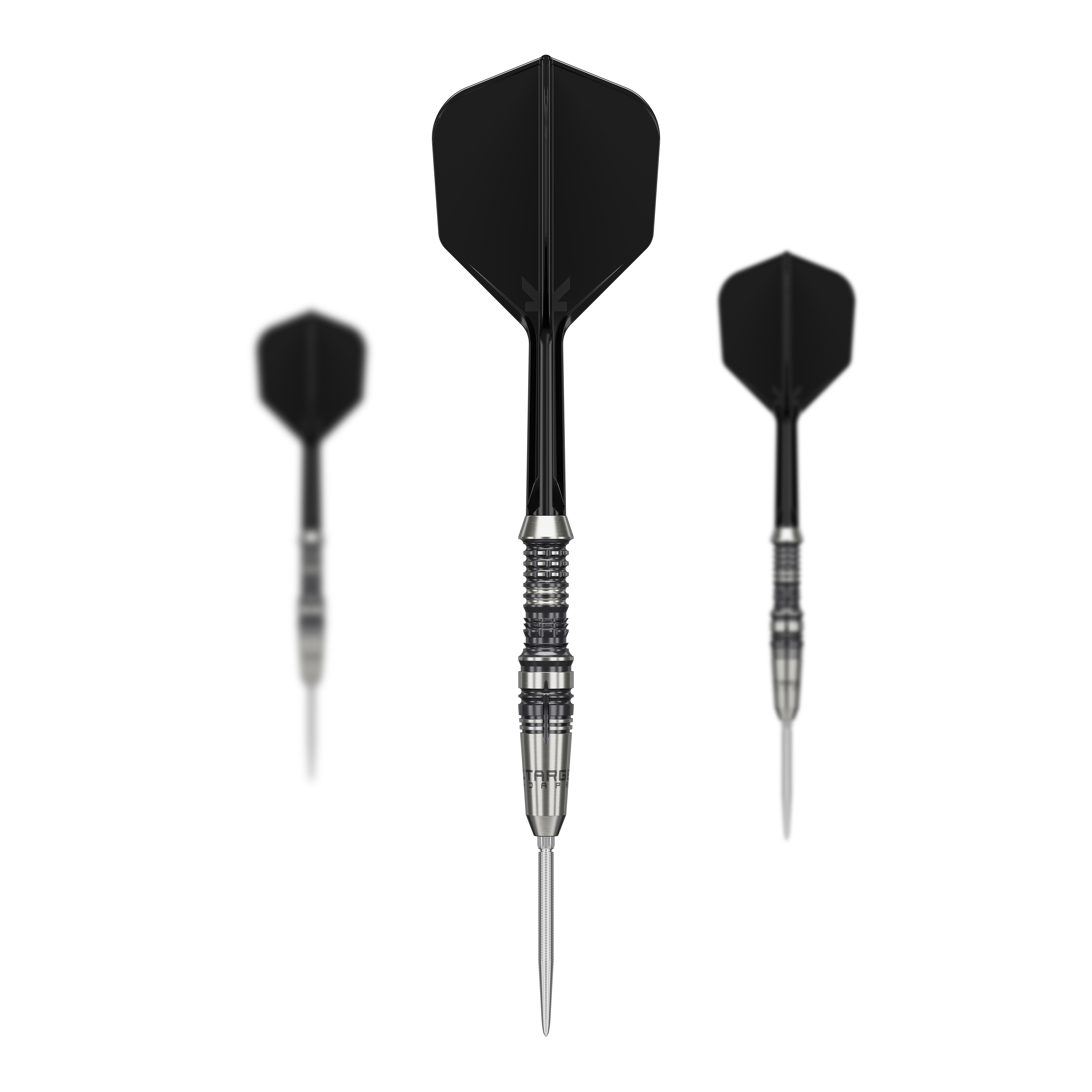 Target Japan Black Marque Heracles Steeldarts Das Bild zeigt drei Steeldarts des Produkts "Target Japan Black Marque Heracles". Die Darts haben schwarze Flights und silberne Spitzen mit einem gerillten Griff.