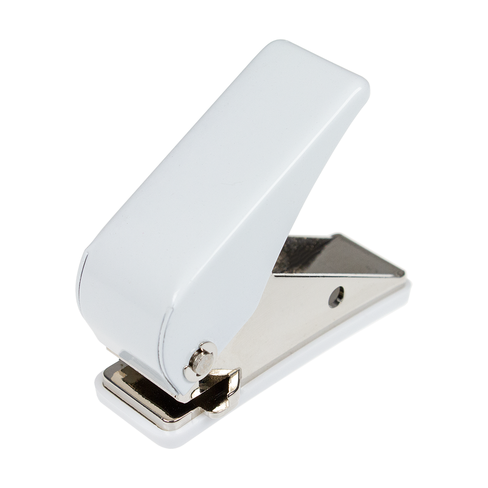 630-Flight-Locher-630-1 Das Bild zeigt den Flight Locher 630, einen weißen und kompakten Locher. Er besteht aus Metall und hat ein schlichtes, modernes Design.