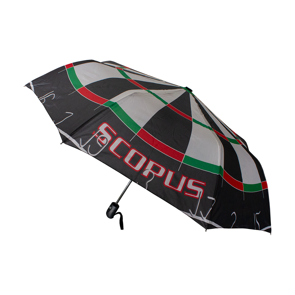 SCHIRM-McDart-Dartboard-Regenschirm-18OyjamhPLMvNN Dieser Regenschirm ist mit einem Dartboard-Muster bedruckt. Auf dem Schirm steht das Wort "SCORUS" in großen roten Buchstaben.