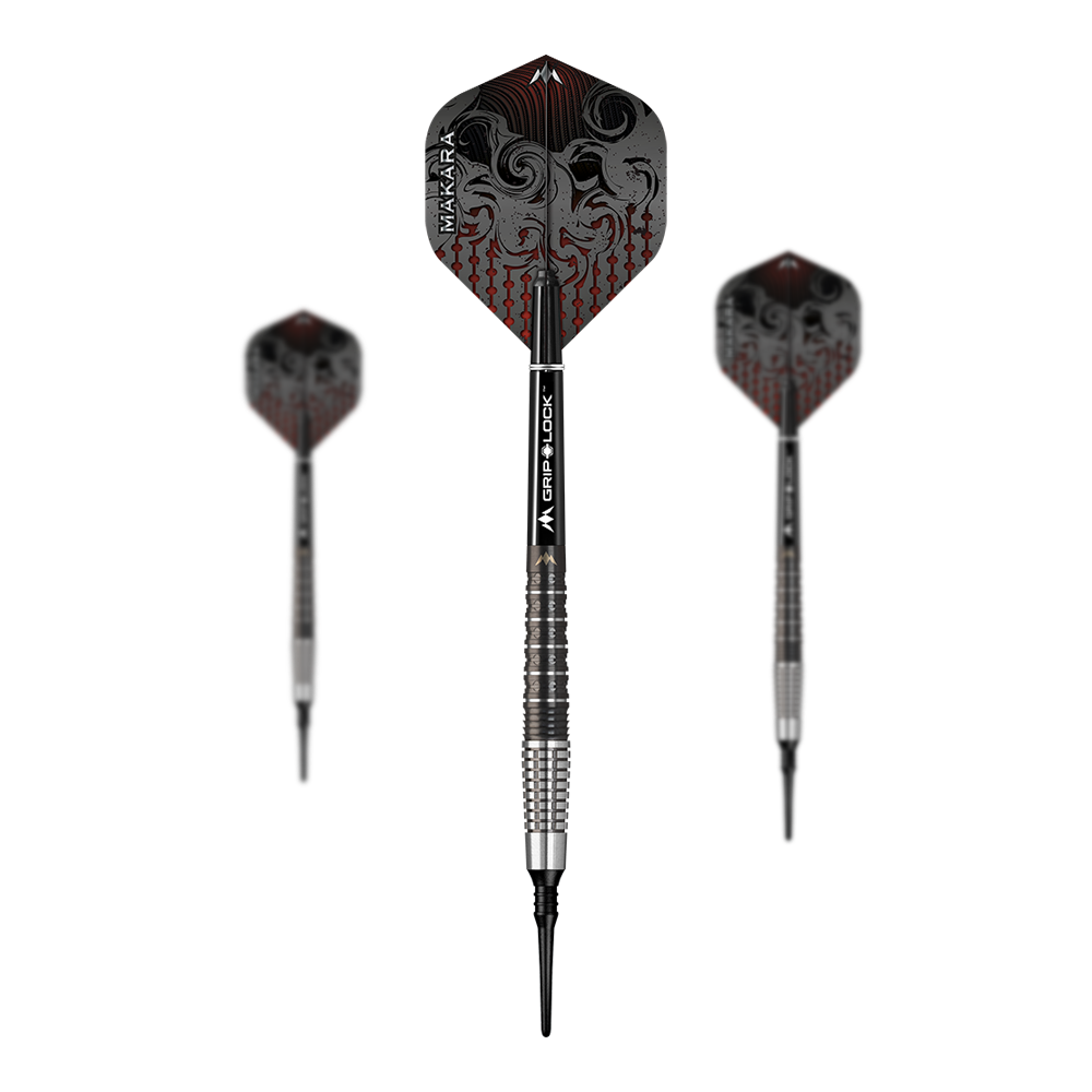 Mission Makara M2 soft darts - 20g Auf dem Bild sind drei Mission Makara M2 Softdarts mit einem Gewicht von 20g zu sehen. Die Darts haben schwarze Flights mit einem dekorativen Muster und silber-schwarze Griffe.