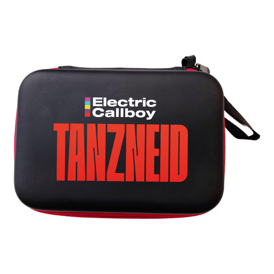 Abgebildet ist das Electric Callboy Tanzneid Dartcase. Das Case bietet Platz für mehrere Dartpfeile und Zubehör.
