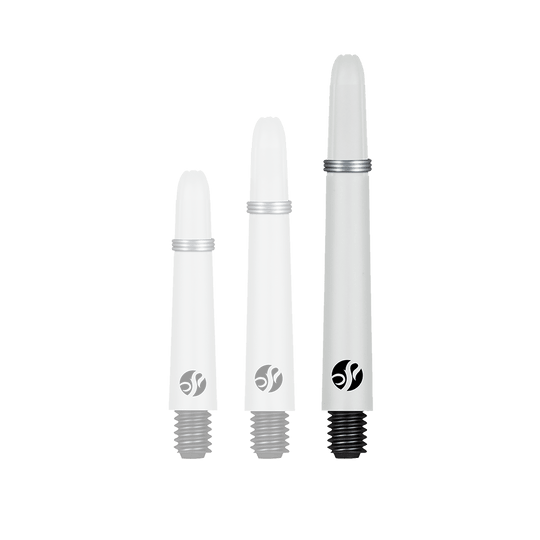 Shot Koi Carbon Shafts - White Das Bild zeigt drei weiße Dartschäfte in unterschiedlichen Längen. Jeder Schaft hat einen schwarzen Schraubgewinde und einen silbernen Ring.