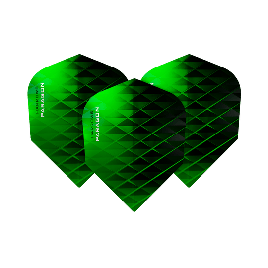 HR7600_Harrows_Paragon_Green_No2_Standard_Flights_2 Auf dem Bild sind drei grüne Dart-Flights mit dem Namen „Harrows Paragon“ zu sehen. Die Flights haben ein modernes, geometrisches Muster und die Standardform No2.