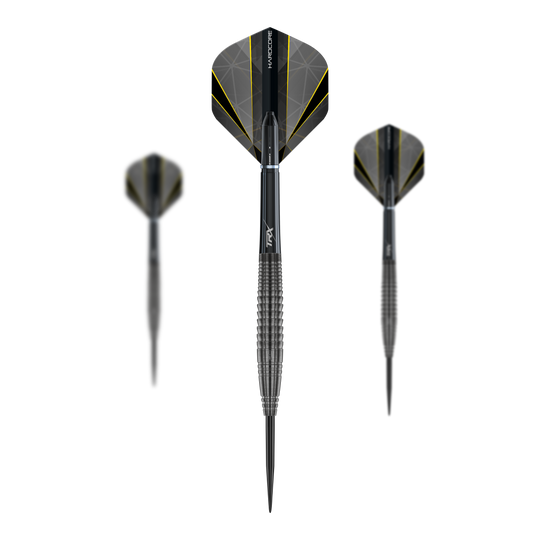Das Bild zeigt drei schwarze Steeldarts mit gelben Akzenten und dem Namen „Red Dragon Seren 4 Onyx“. Die Pfeile haben strukturierte Griffe und moderne Flights.