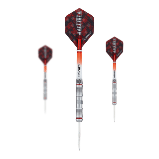 Auf dem Bild sind drei Steeldarts des Produkts "Unicorn Ballista Style 2" zu sehen. Die Darts haben rot-schwarze Flights und silberne Spitzen mit einem gerillten Schaft.
