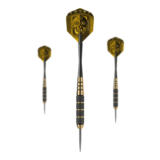 Harrows Voodoo Brass Steel Darts Das Bild zeigt drei Harrows Voodoo Brass Steeldarts mit auffälligen schwarzen und goldenen Details. Auf den Flights ist ein Totenkopf-Muster abgebildet.