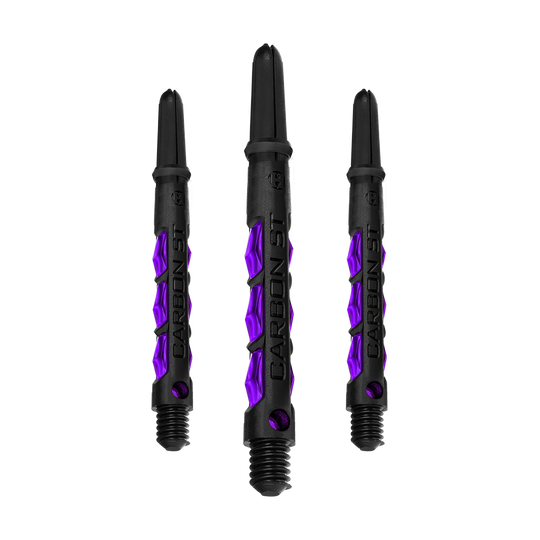 HR427_Harrows_Carbon_ST_Shafts_Lila_47mm_1 Das Bild zeigt drei schwarze Dart-Schäfte mit lilafarbenen Akzenten. Auf den Schäften steht der Schriftzug „CARBON ST“.