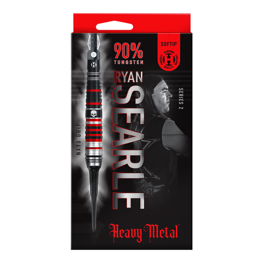 Auf dem Bild ist die Verpackung der "Harrows Ryan Searle Heavy Metal Series 2 Softdarts" zu sehen. Die Packung ist überwiegend schwarz mit roten Akzenten und zeigt einen Dartpfeil sowie das Bild eines Spielers.