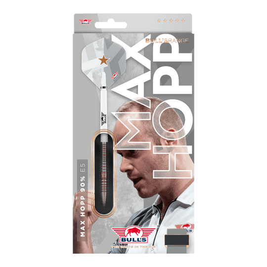 Zu sehen sind die Bulls NL Max Hopp E5 Steeldarts. Diese Steeldarts sind für Präzision und Kontrolle beim Werfen ausgelegt.