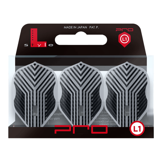 Mehrere L-Style Arno Merk V1 Clear White L1PRO Flights liegen nebeneinander. Die Formen und Kanten zeichnen sich ab.