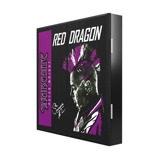 Das Bild zeigt das Produkt "Red Dragon Peter Wright Dartboard Kabinet". Auf dem Schrank ist ein Porträt von Peter Wright mit auffälligem lila Design zu sehen.