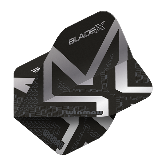 Winmau Prism Delta Blade X Metallic Silver No2 Standard Flights Das Bild zeigt die Winmau Prism Delta Blade X Metallic Silver No2 Standard Flights. Diese Flights haben ein auffälliges, silbernes Design.