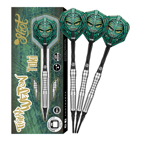 Shot Tribal Weapon Toki soft darts Das Bild zeigt das Produkt "Shot Tribal Weapon Toki Softdarts" mit einer auffälligen, grünen Tribal-Maske auf den Flights. Links ist die Verpackung zu sehen, daneben drei zusammengebaute Softdarts.